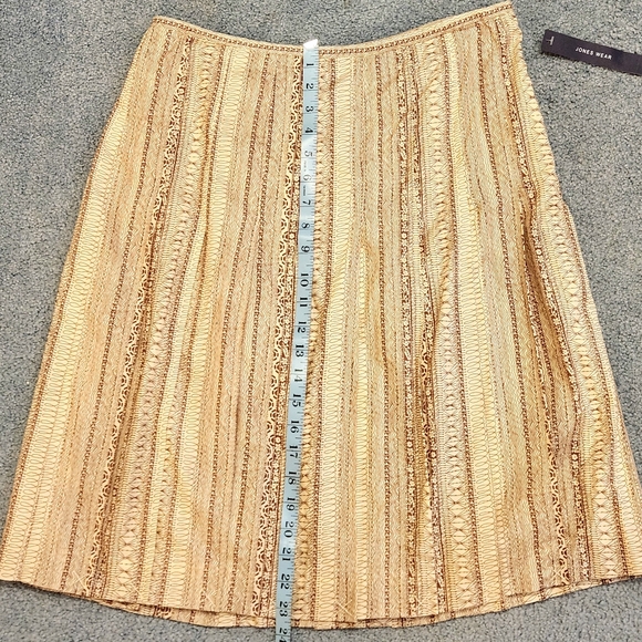 NWT Jones Wear A-line full pleated skirt geometric pattern Size 10 - Picture 11 of 11